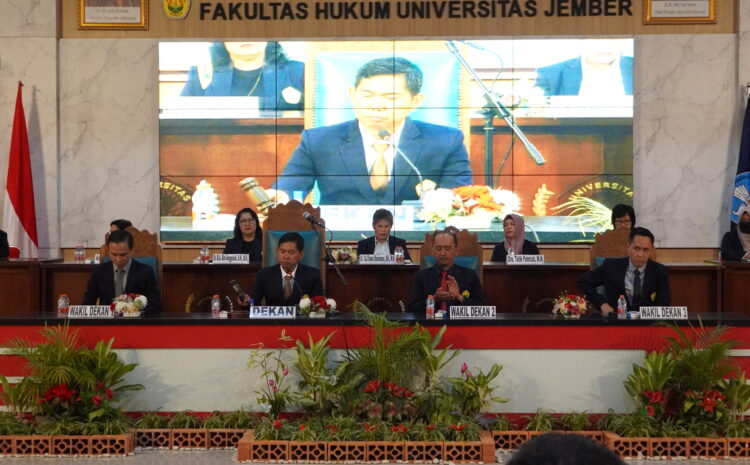  Rapat Terbuka Senat FH UNEJ Gelar Pengukuhan Yudisium Lulusan Periode VI 2024/2025