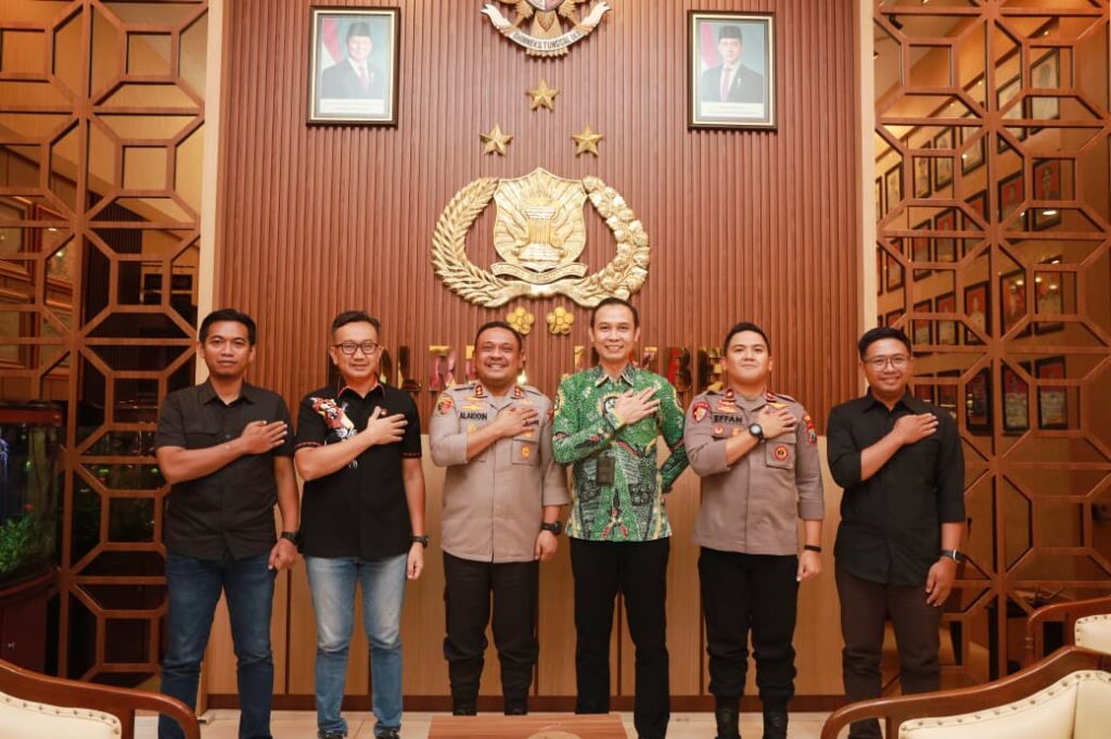 https://law.unej.ac.id/author/redaksi/